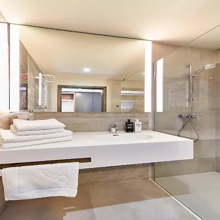 Ibis Styles מלון נובי טארג